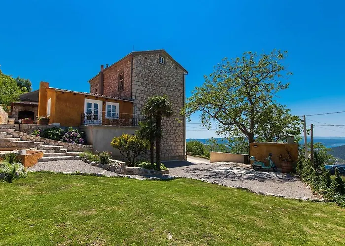 Vila Ursula Grizane-Belgrad